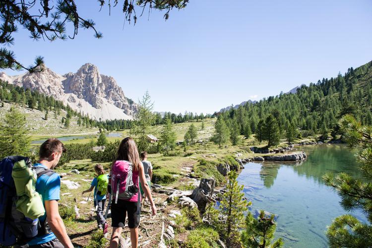 Familienwanderung in den Dolomiten