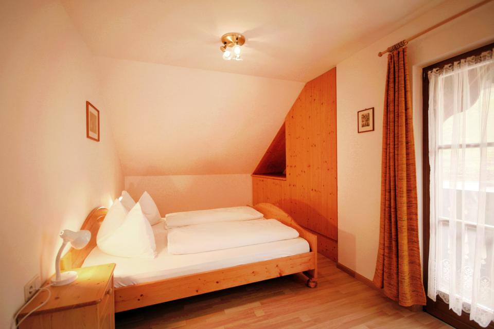 Doppelbettzimmer mit Balkon